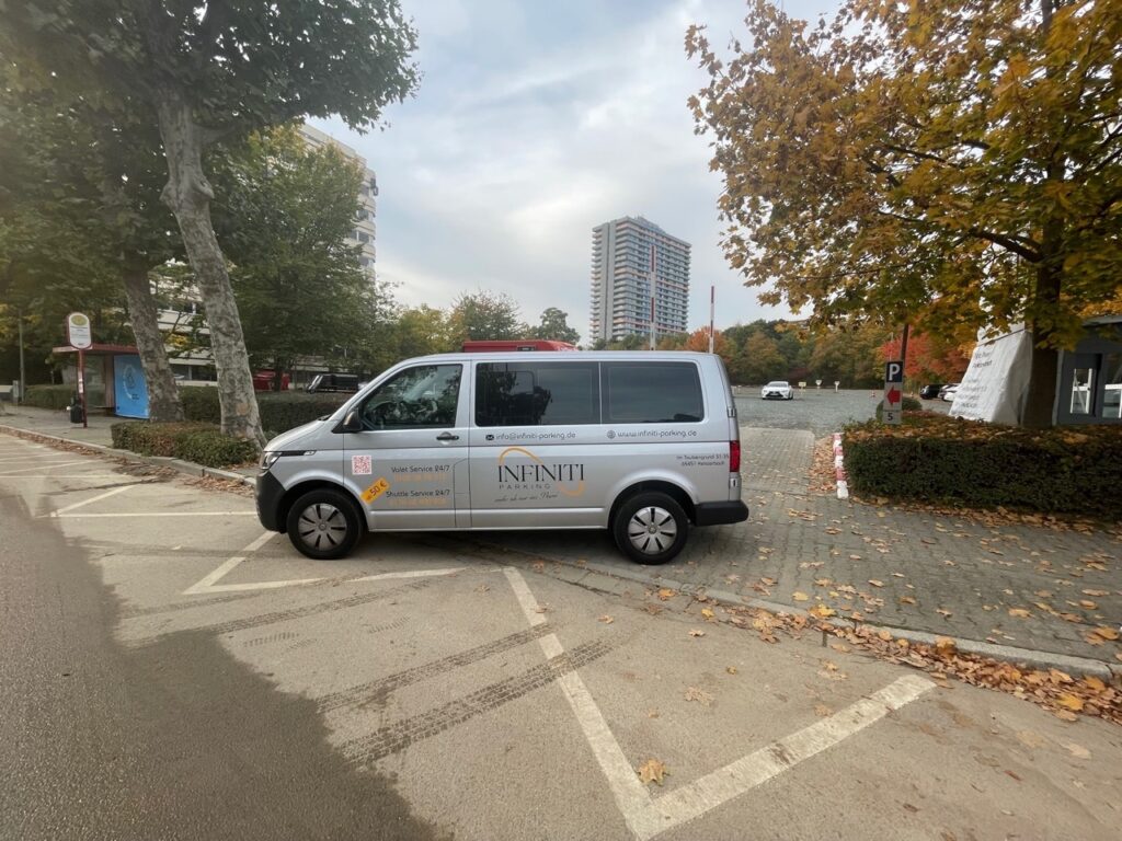 Infiniti-Parking