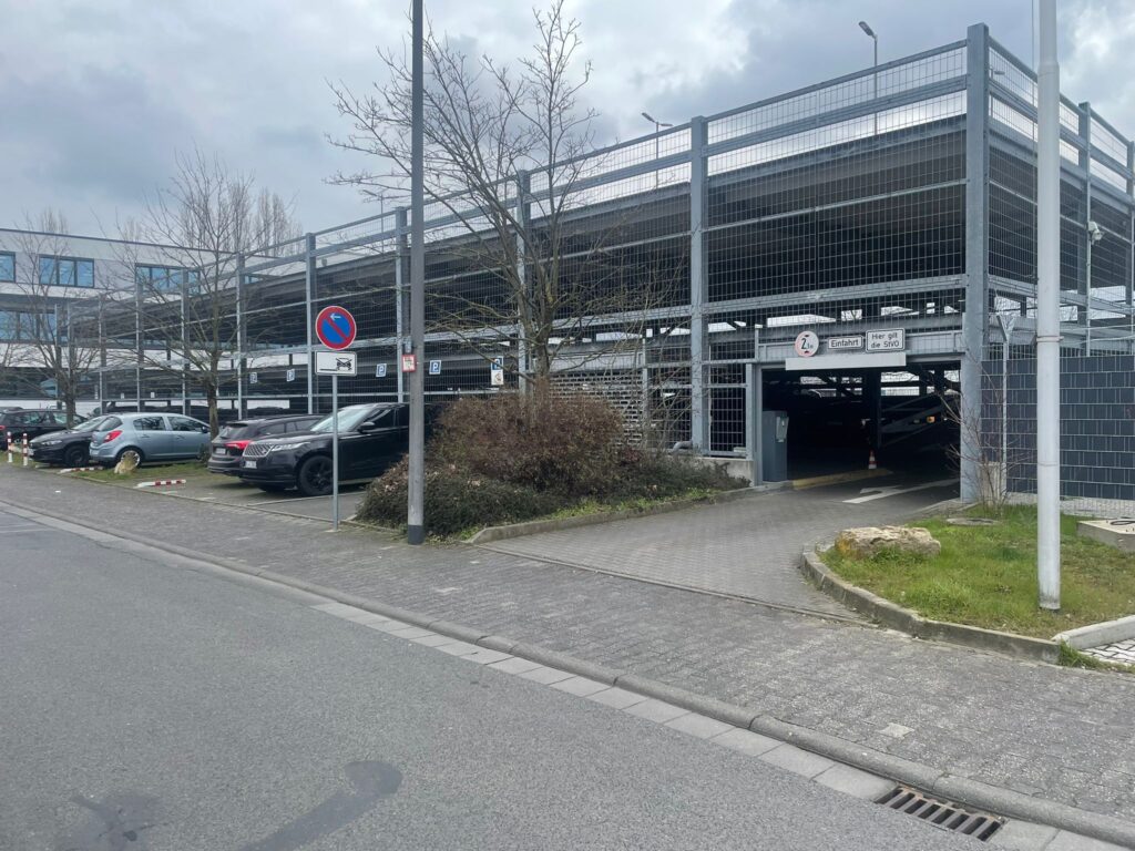driveandpark_frankfurt_indoor