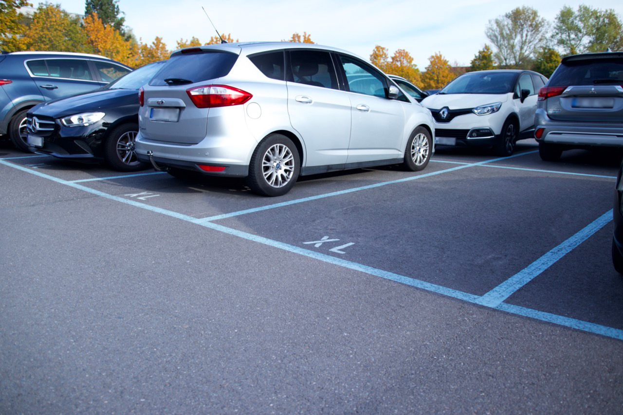 Parken Flughafen Düsseldorf Heltorfer Straße flughafenstellplatz.de