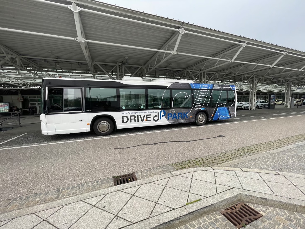 München Flughafen Parken Mit Transfer Ohne Schlüsselabgabe flughafenstellplatz.de