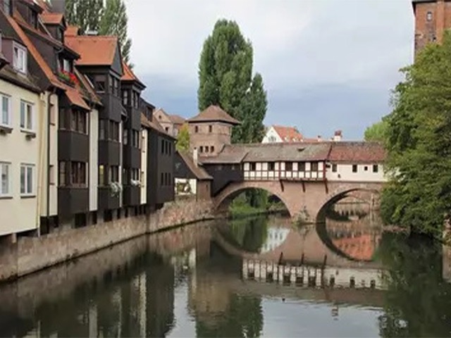 Parken Flughafen Nürnberg Park4fly Gmbh flughafenstellplatz.de