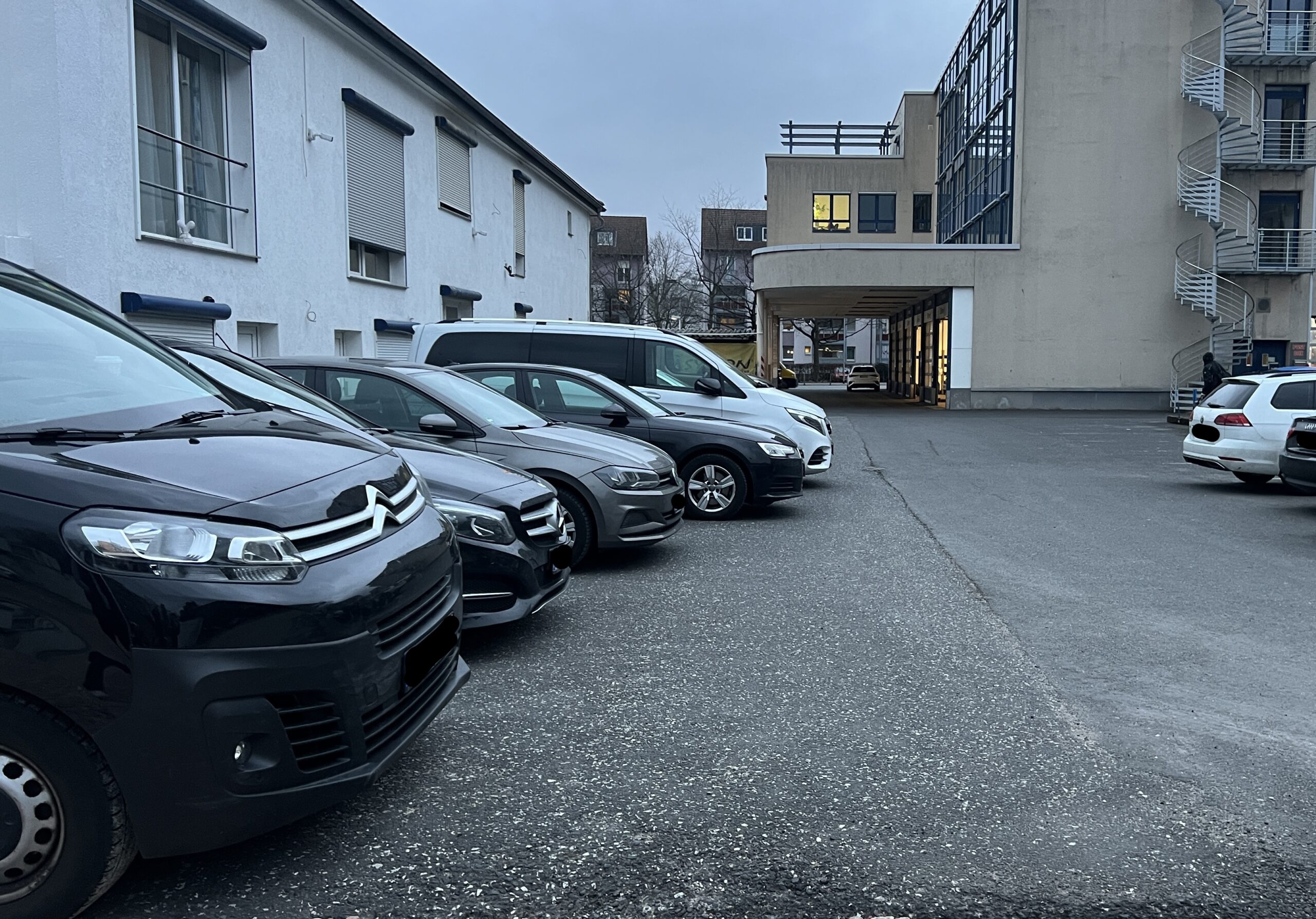Wo Park Man In Frankfurt Flughafen Günstig Parken flughafenstellplatz.de